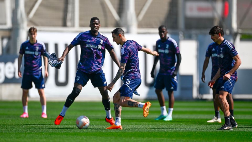 Los jugadores de la Juventus entrenando