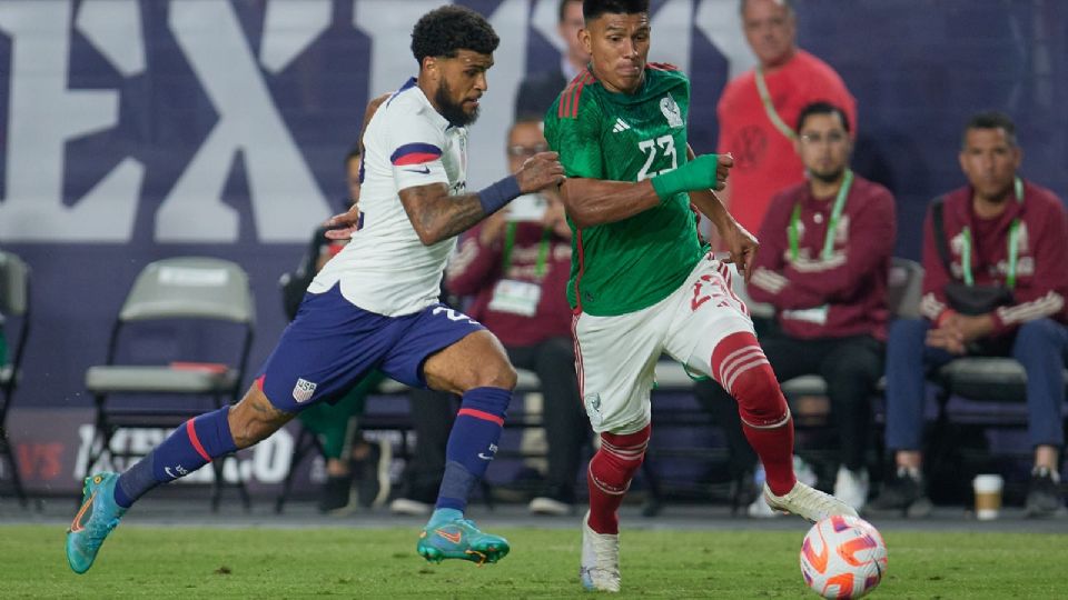 Jesús Gallardo jugó todo el partido de la Selección Mexicana contra Estados Unidos; reportará en Mazatlán con Rayados al igual que su compañero Víctor Guzmán º