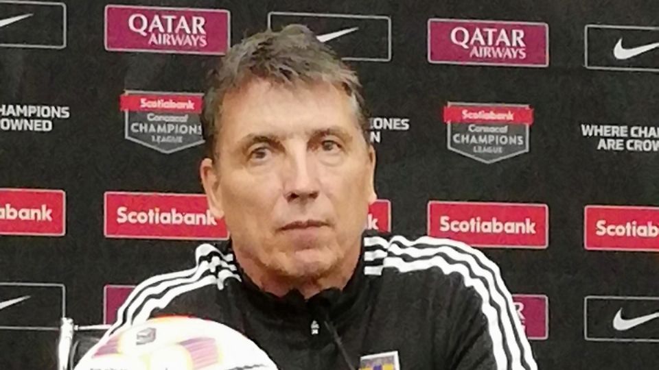 El entrenador de Tigres, Robert Dante Siboldi, descartó que actualmente esté preocupado por su continuidad en el puesto