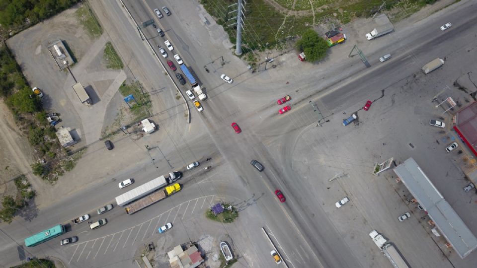 Crucero de la Carretera a Dulces Nombres y Prolongación Ruiz Cortines causa caos entre automovilistas