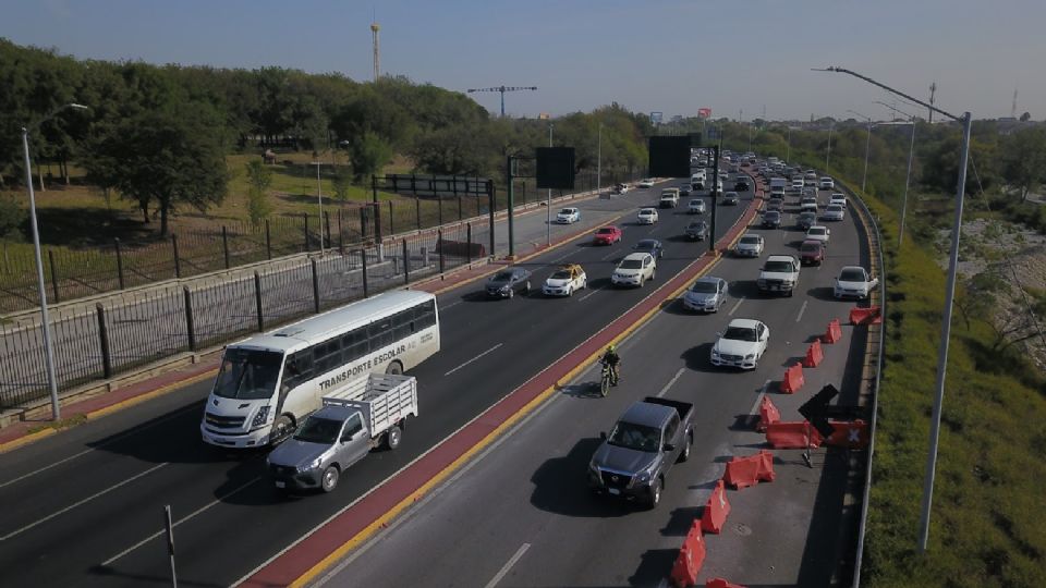 Carril cerrado en avenida Constitución | Luis Mendoza / ABC Noticias