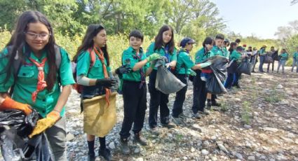 Más de 100 jóvenes realizan limpieza en río la Silla