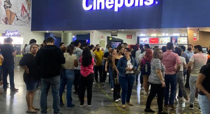 Regios abarrotan cines para ver Mario Bros. La Película