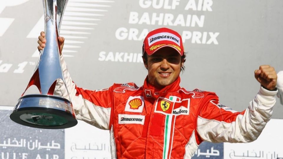 Felipe Massa festejando su primer lugar en el Gran Premio de Bahrén con Ferrari