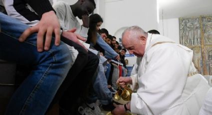 Jueves Santo: Papa Francisco lava los pies de 12 jóvenes detenidos