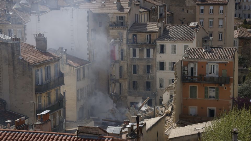 Lugar de una explosión que provocó el derrumbe de al menos un edificio en Marsella