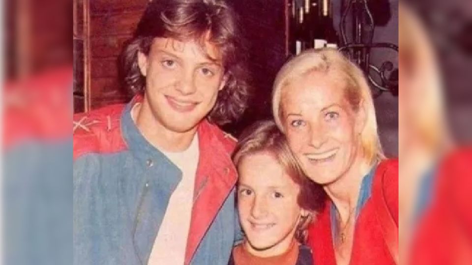 Fotografía de Luis Miguel y su mamá, Marcela Basteri