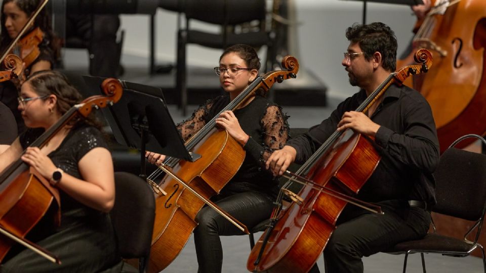 Los músicos de la UANL ensayan de lunes a jueves por tres horas y media para poder ofrecer un espectáculo de alta calidad.