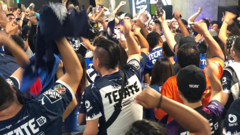 Afición de Rayados después de avanzar a la Semifinal del Clausura 2023.