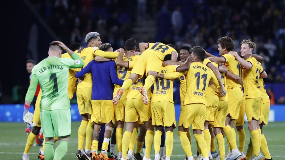 Barcelona derrotó 4-2 al Espanyol de César Montes, para proclamarse campeones de LaLiga.