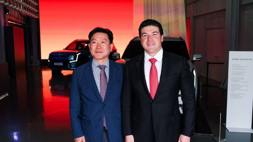 Gobernador de NL anuncia que se producirán dos modelos de carro eléctrico: KIA y Hyundai | Facebook / Samuel García