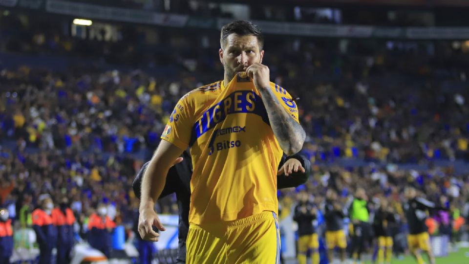 El máximo goleador de Tigres, André-pierre Gignac, festejando un gol en el Estadio Universitario