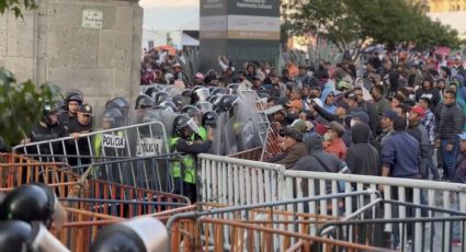 Negocian Gobierno y CNTE, pero bloqueos se mantienen