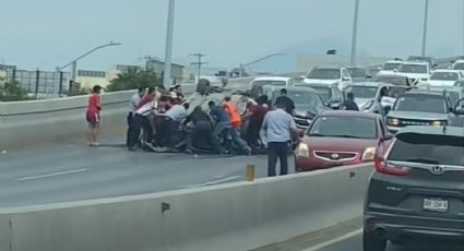 Volcadura y carambola deja varios lesionados en Paseo de los Leones