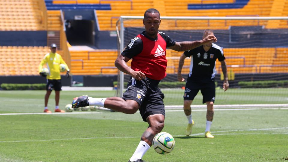 El defensa Samir Caetano se reintegró este jueves a los entrenamientos con Tigres, de cara al partido de vuelta de la Semifinal contra Rayados