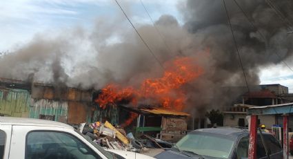 Se incendian 10 tejabanes cerca de avenida Félix U. Gómez