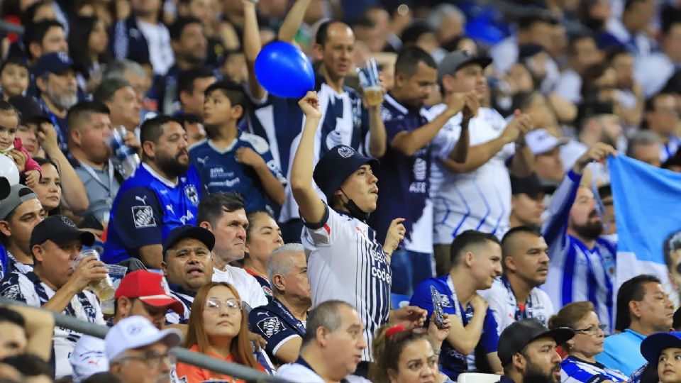 Fotografía de la afición de Rayados en el Estadio BBVA, en un partido de temporada regular en el torneo Clausura 2023