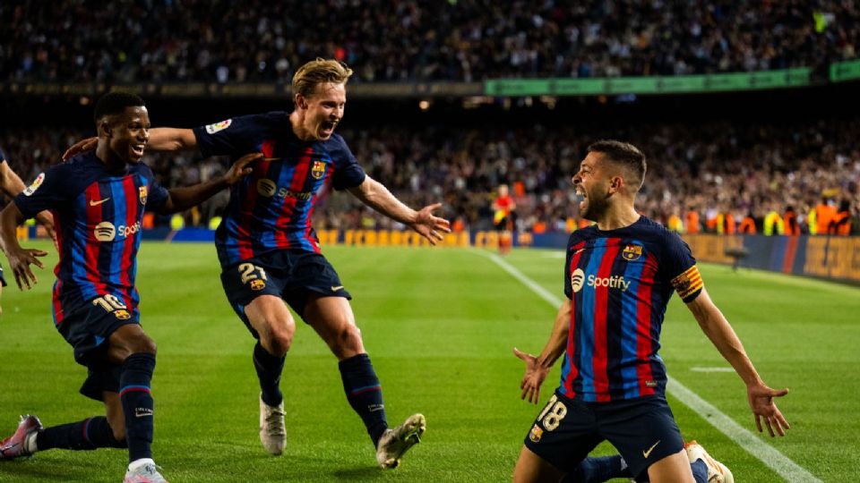 Jugadores de Barcelona celebrando el gol con el que vencieron a Osasuna en la jornada 33 de LaLiga.