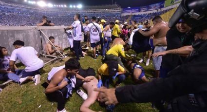 Captan estampida en estadio de El Salvador que dejó 12 muertos