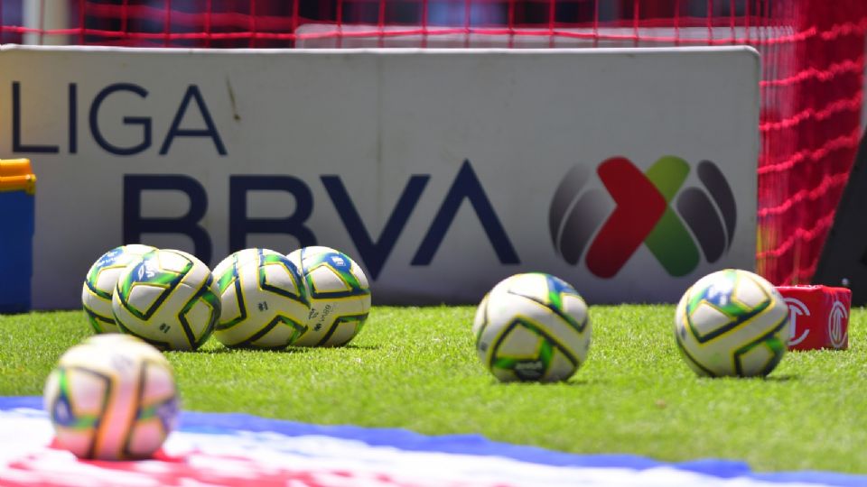 Publicidad de la Liga MX en el Estadio Nemesio Díez de Toluca