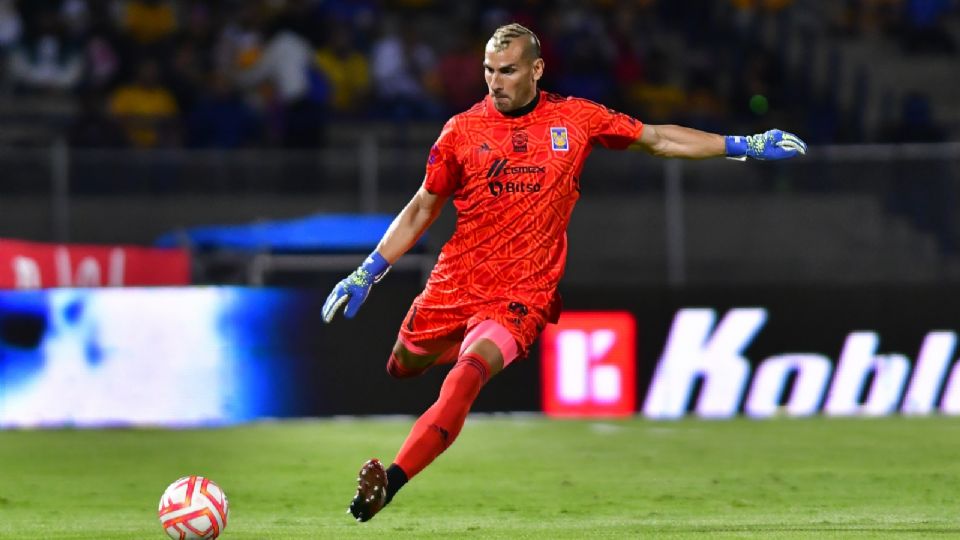 Nahuel Guzmán es el jugador con más clásicos regios jugados.