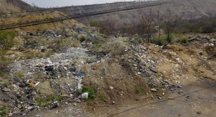 Denuncian ‘cerro’ de basura en carretera libre a Saltillo