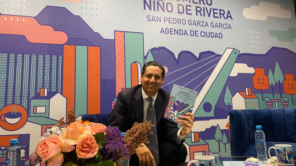 Homero Niño de Rivera durante la presentación de su libro titulado “Agenda de la ciudad”.