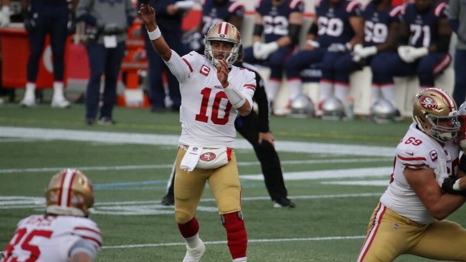 El quarterback Jimmy Garoppolo dejó a los San Francisco 49ers para firmar con Las Vegas Raiders, a cambio de un contrato por tres años y de 67.5 millones de dólares.