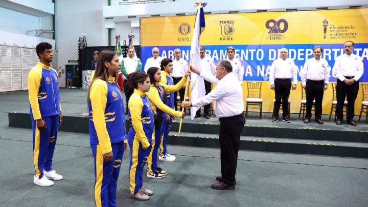 La UANL abandera a sus atletas de acara a la Universiada Nacional