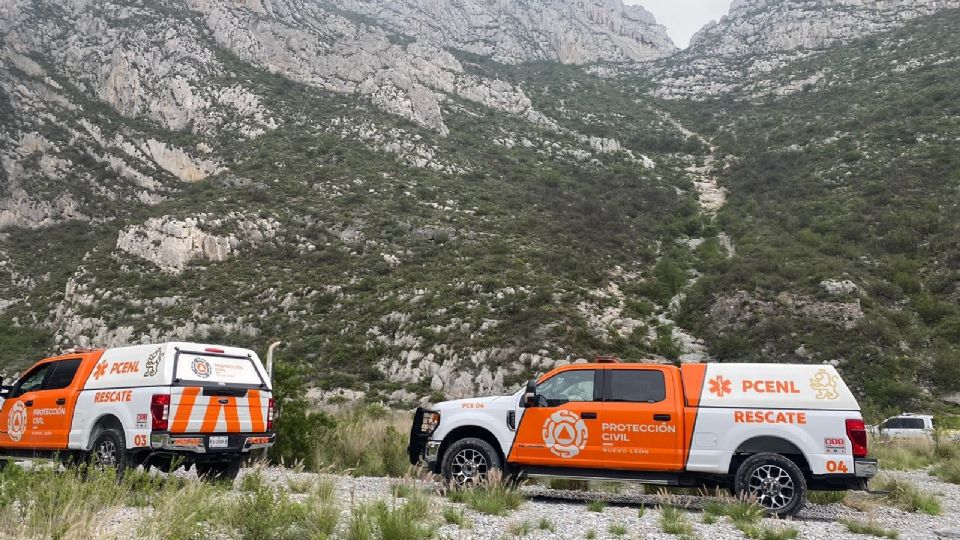 Mujer sufre caída de 100 metros en La Huasteca