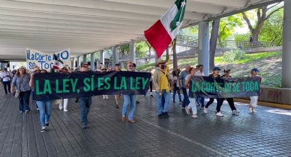 Marchan en Monterrey en defensa de la Suprema Corte