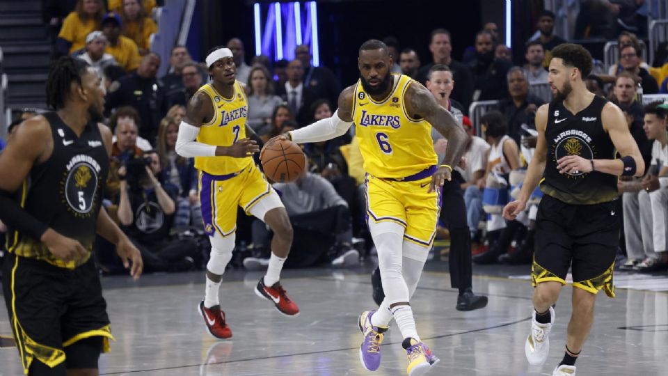 Los Angeles Lakers de  LeBron James y Anthony Davis derrotaron en el primer partio de las Semifinales a los Golden State Warriors de Stephen Curry