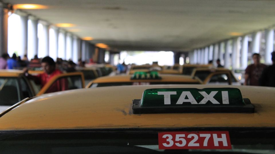 El Congreso de Nuevo León avaló modificar los tabuladores de multas a taxistas.