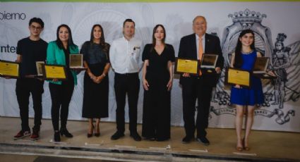 Entregan medalla 'Lorenzo H. Zambrano' a 4 emprendedores regios