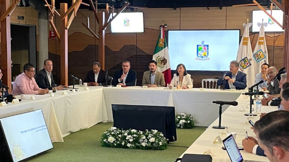 Integrantes de la Mesa de Colaboración Metropolitana.