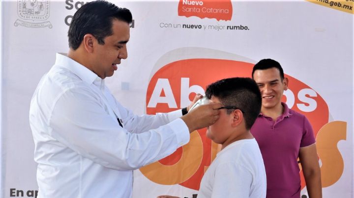 Santa Catarina entrega más de 2 mil lentes gratuitos a estudiantes