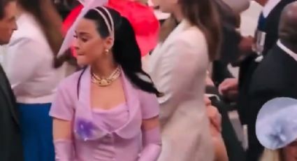 Katy Perry no encontraba asiento en la coronación de Carlos III y se vuelve viral