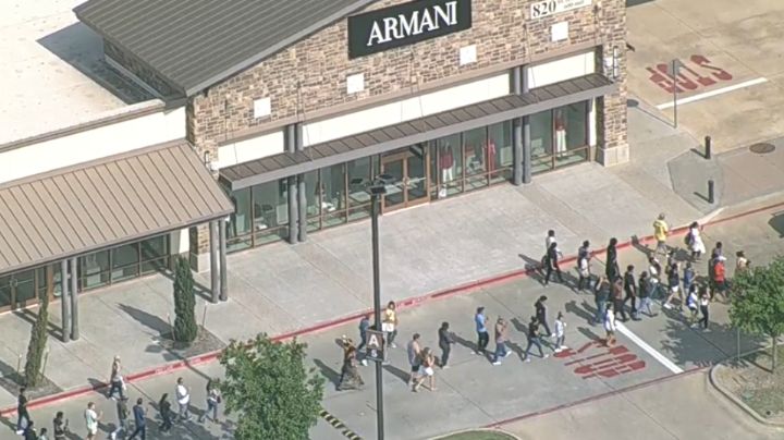 Se registra tiroteo en centro comercial de Texas; hay victimas