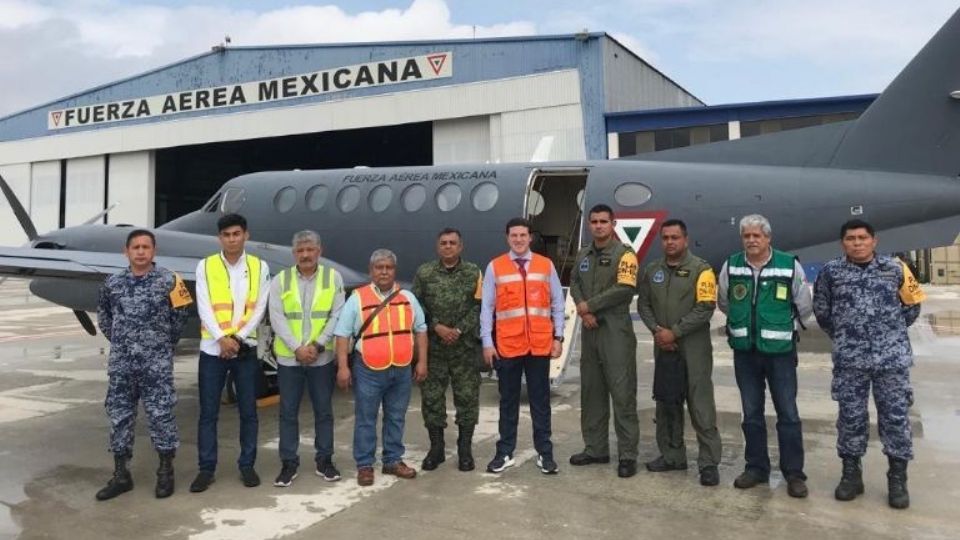 Samuel García y autoridades encargadas en el bombardeo de nubes