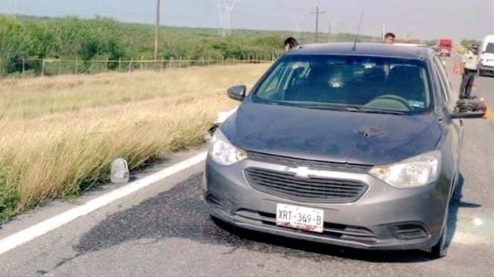 Auto donde viajaba la familia que fue atacada.