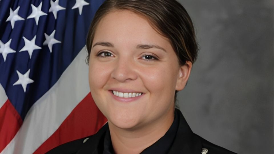 Kayla Wallace, de la Policía de North Myrtle Beach, EU