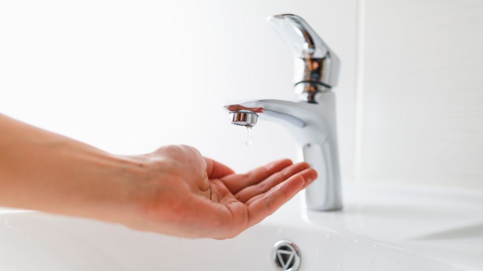 Corte de agua en García afecta a 83 colonias de este municipio.