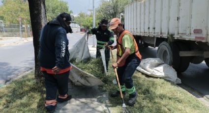 Servidores públicos de Monterrey se enfrentan a altas temperaturas