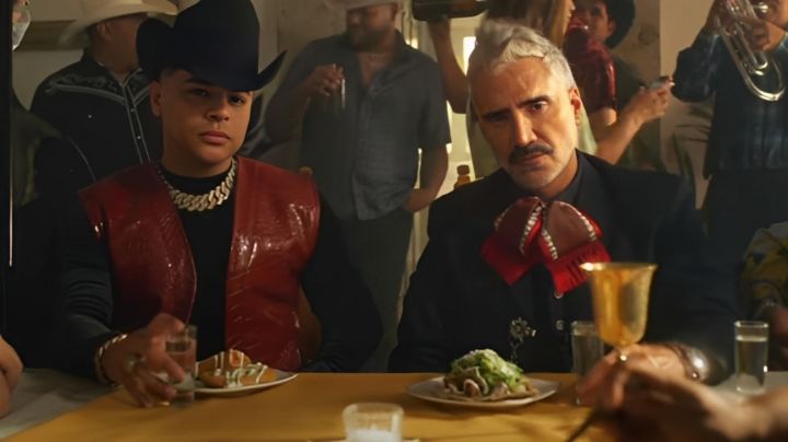 Critican a Grupo Firme y Alejandro Fernández por su nueva canción