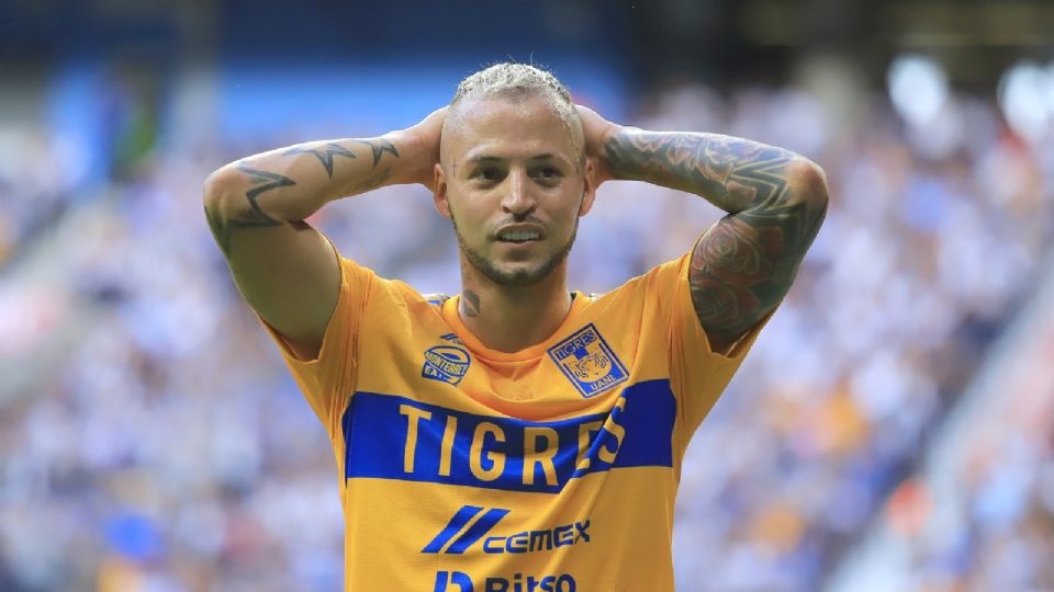 El delantero uruguayo, Nicolás 'Diente' López' habló sobre su paso por Tigres antes de viajar a León para firmar con su nuevo equipo