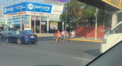 Vecinos de la colonia Niño Artillero bloquean Fidel Velázquez por falta de luz