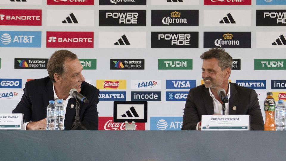 Rodrigo Ares de Parga y Diego Cocca en la presentación del argentino como director técnico de la Selección Mexicana