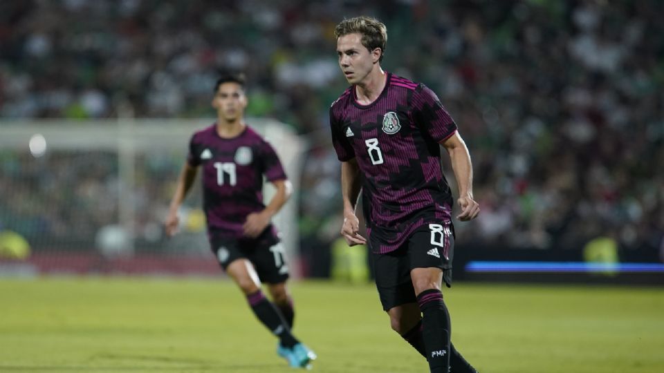 Sebastián Córdova jugando con la Selección Mexicana en un partido de la Liga de Naciones de la Concacaf