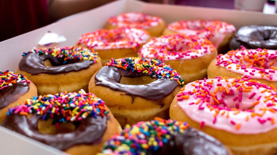 Donas de chocolate y fresa