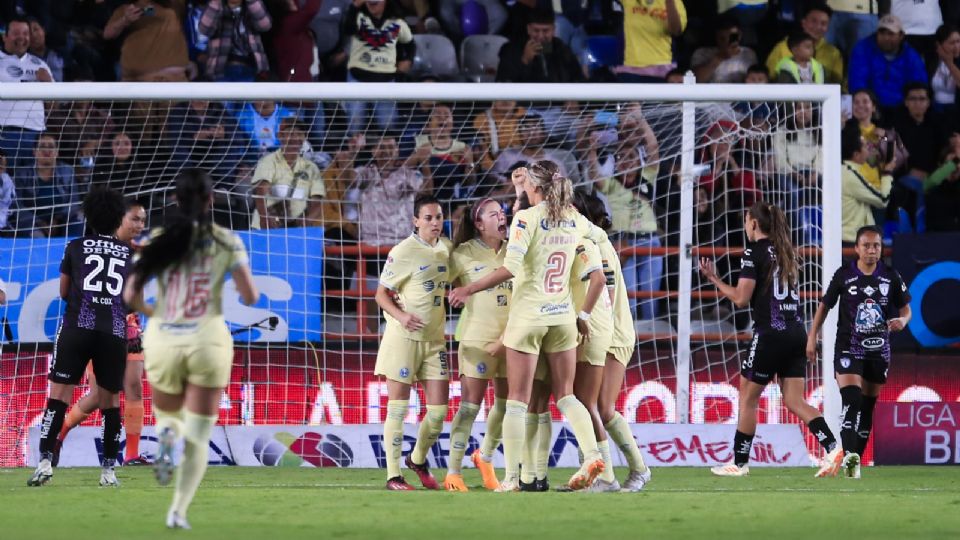 América, con goles de Pereira y Katty Martínez, dio el primer golpe en la Final de la Liga MX Femenil tras vencer a Pachuca en el Estadio Hidalgo.